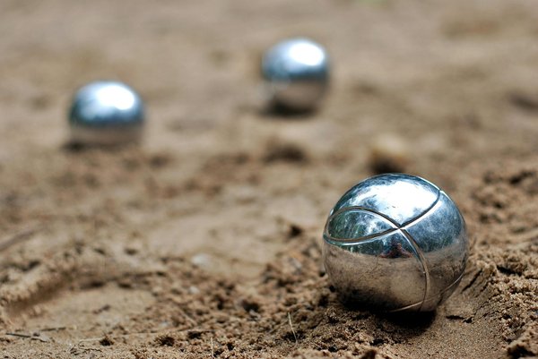 Pétanque en entreprise : pourquoi et comment organiser cette activité